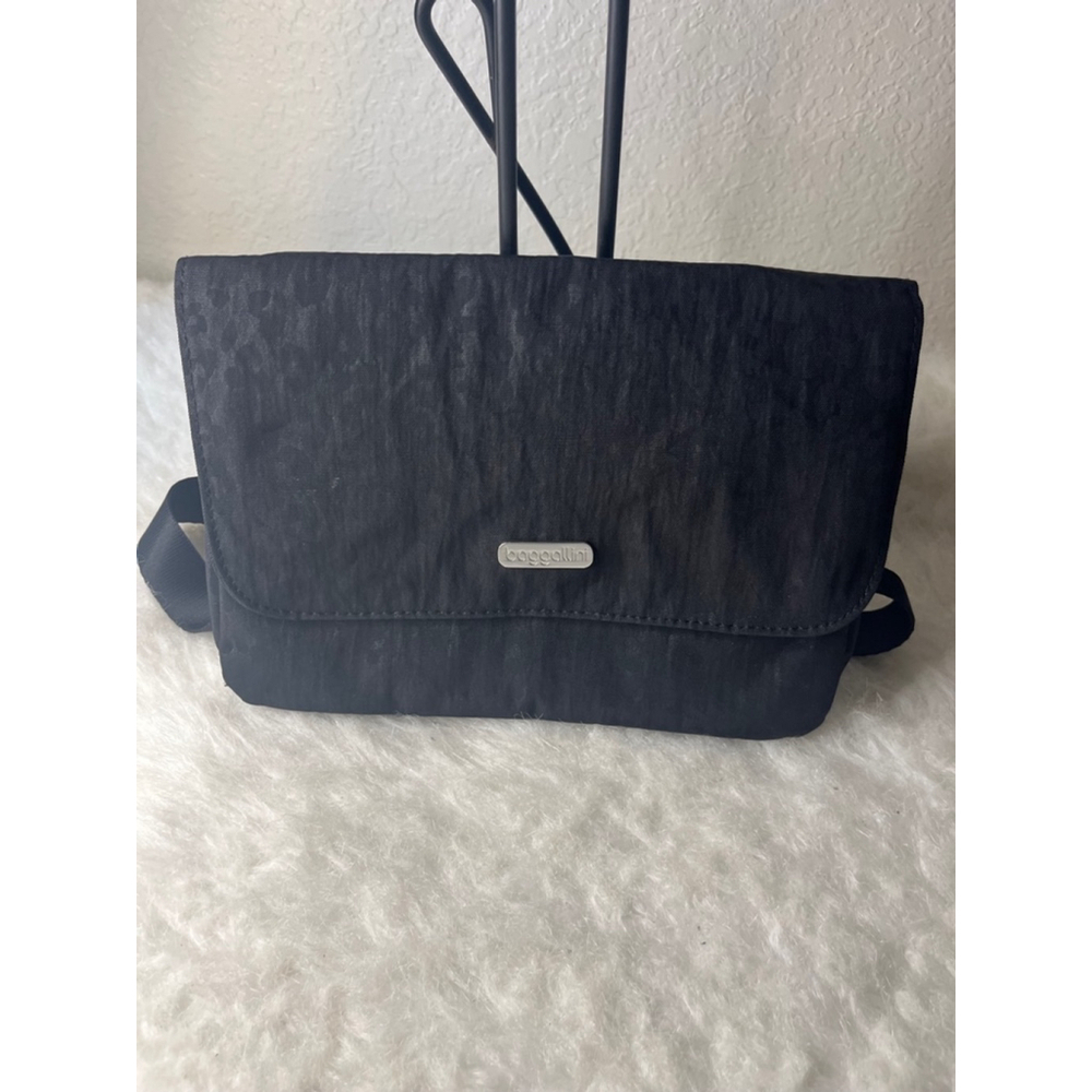 Baggallini Venture Nylon Crossbody Bag Purse Black